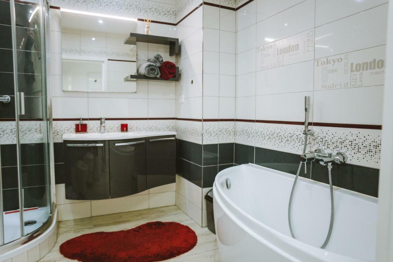 Design Apartment, The City Centre Close To The Health Spa Piest'any Exterior foto
