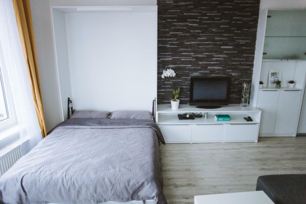Design Apartment, The City Centre Close To The Health Spa Piest'any Exterior foto